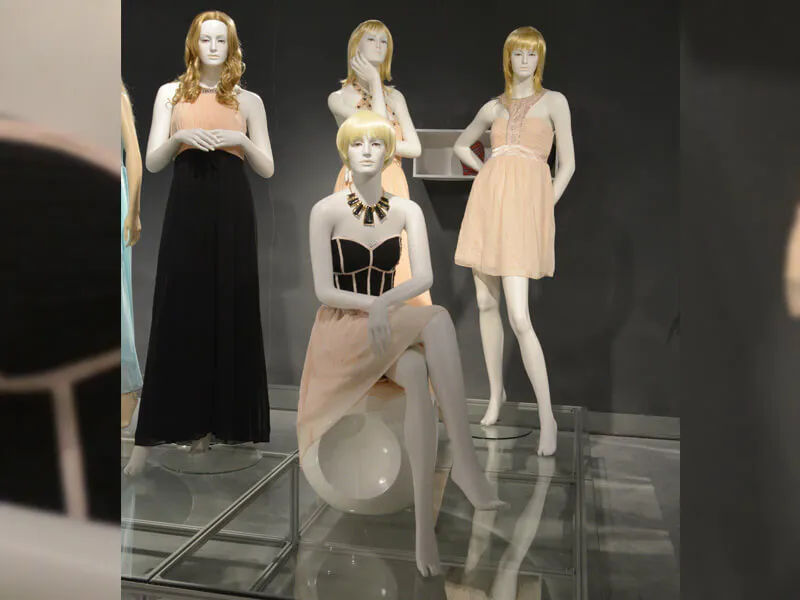 Make-up realisctic female mannequin with wigs